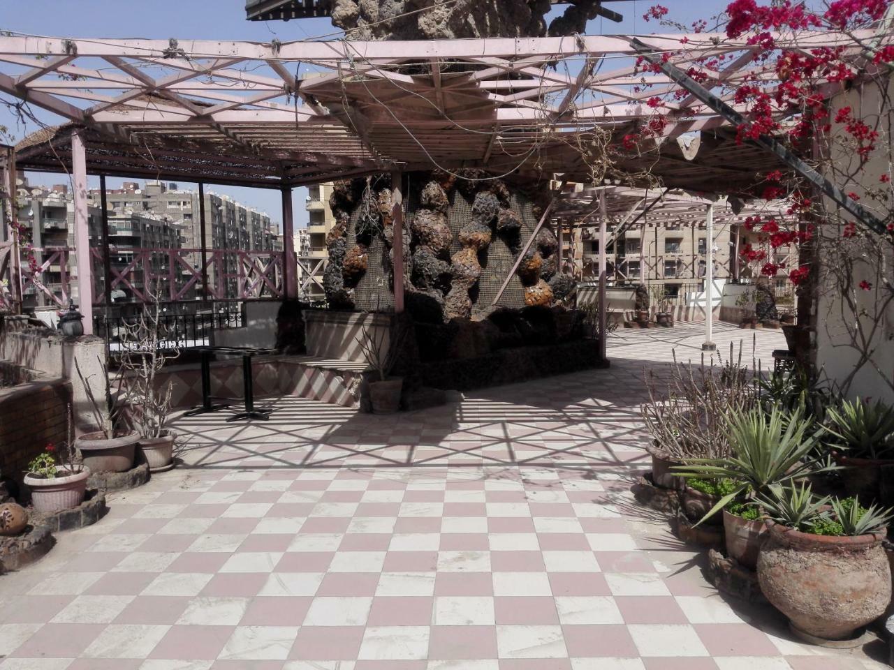 Royal Pyramids Hotel El El Cairo Exterior foto